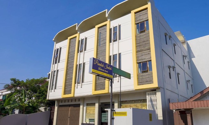 Samarinda House | Pondok Indah Guest House by ecommerceloka