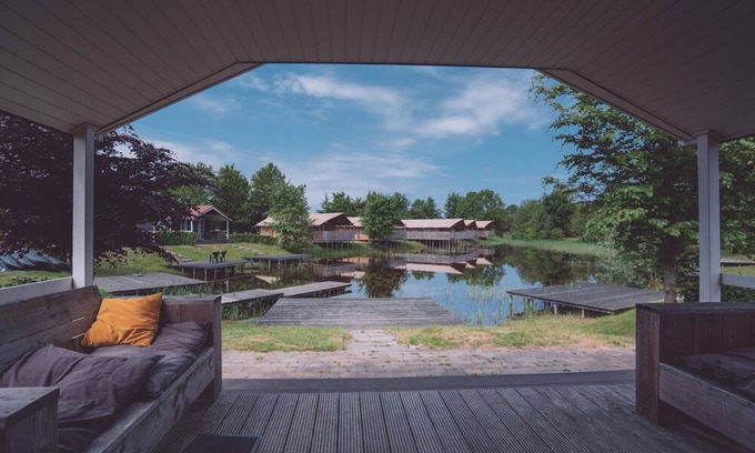 Bant Ski Chalet | Pondside Stay w/Kitchen