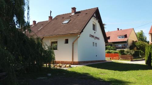 Zirc Apartment | Pongrácz Apartman