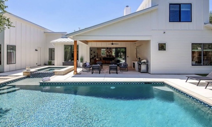 Aqua Monte House | Pool | 11 Beds | Sleeps 15 - WalkerVR Blue Water