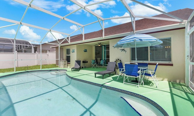 Lindfields House | Pool 12 Mins to Disney Private Parking