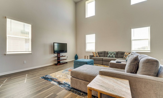St. Cloud House | Pool Access: Family Gem w/Views in St Cloud!