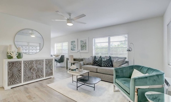 Middle River Terrace Apartment | Pool Access ~ Free Parking ~ Smart TV ~ Wifi