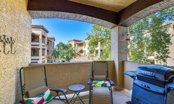 Parkwood Ranch Condo | Pool Access, Private Patio & Grill: Mesa Condo!