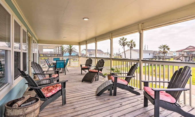 Terramar Beach House | Pool Access & Walk to Beach: Galveston Home