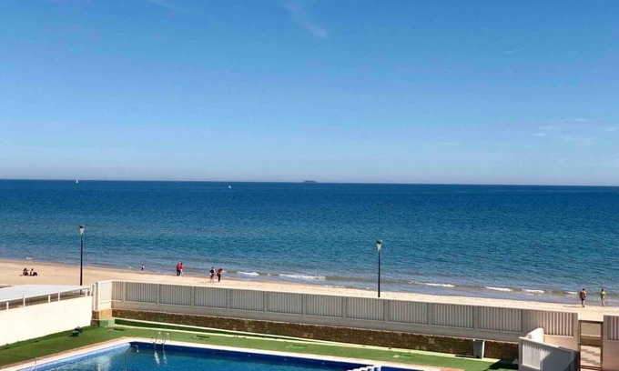 El Perello House | Pool and Beach View House