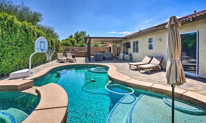 Indio House | Pool and Game Room Pet-Friendly Indio Retreat