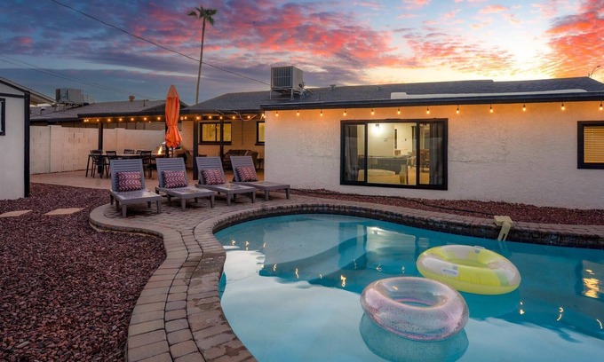 Scottsdale Estates Fifteen House | Pool~Backyard Cabana Bar~Game Room | Sleeps 14