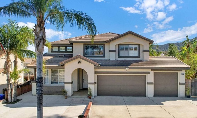 Lake Elsinore House | Pool-BBQ-View-Balcony-Fireplace-King-Garage-WD