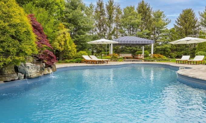 Town of Southold Town House | POOL + Beach 1 mi. to Greenport Village! Winter deals for 4+ nights.