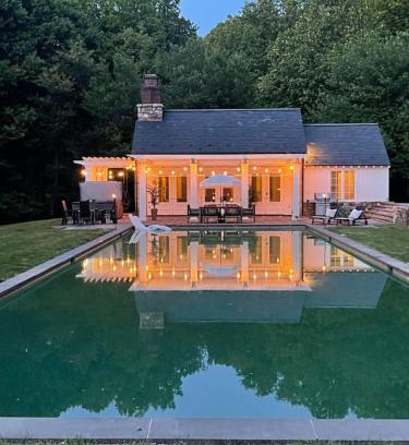 Wrightsville House | Pool Cottage at Roundtop Estate couples oasis