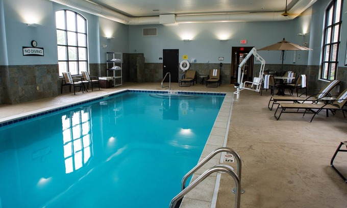 Lexington Apartment | Pool. Free Breakfast. Studio Near U of Kentucky.