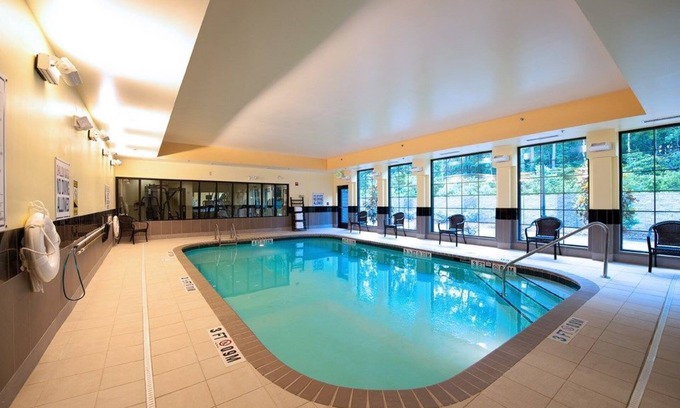 Wilmington Condo | Pool. Free Breakfast. Gym. Near Wrightsville Beach.