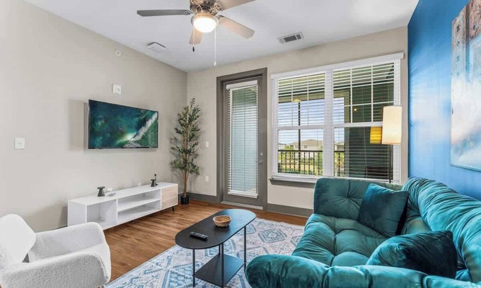 Florida Central Atlantic Coast Apartment | Pool, Gym, Near Parks | King Bed | Pet-Friendly