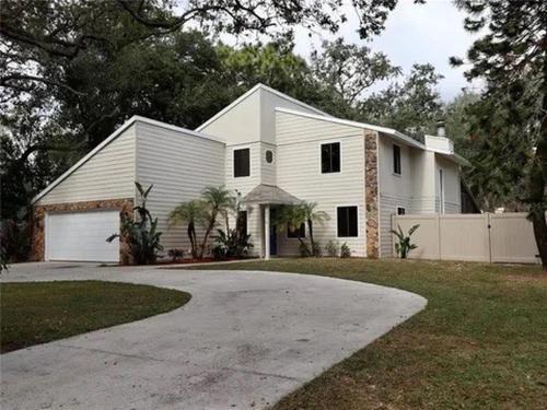 Temple Terrace House | Pool Home at Busch Gardens USF
