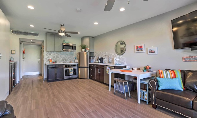 Palm Desert Apartment | Pool & Hot Tub Access: Palm Desert Studio Condo