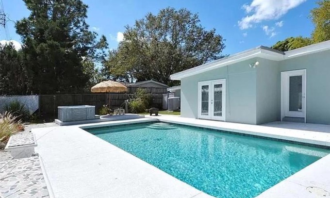 Bay Acres House | Pool, Hot tub, Close to Beaches, Shopping, More!