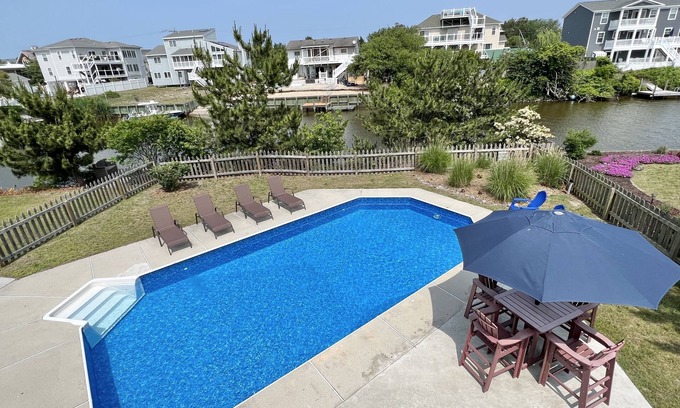 Sandbridge House | Pool, hot tub, family friendly, walk to beach.