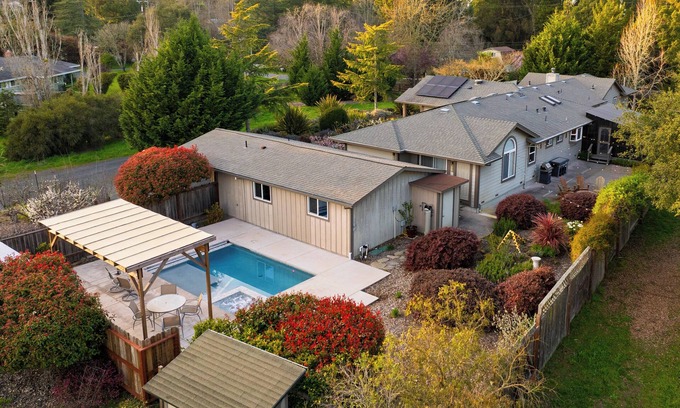Sebastopol House | Pool + Hot Tub + Game Room | Mins from Sebastopol & Russian River | Baker Ln