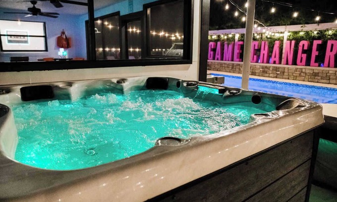 Casselberry House | Pool, Hot Tub, Massage Chair, Golf, & Music Vibes!