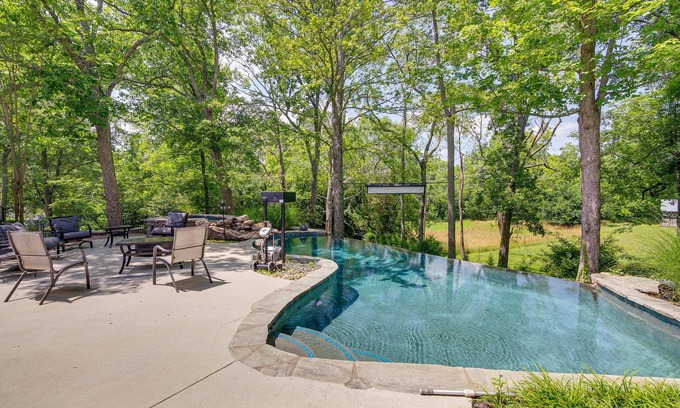 Franklin House | Pool, Hot Tub & Outdoor Theater: Franklin Retreat