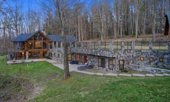 Lancaster House | Pool, Hot tub, Sauna, sleeps 29!