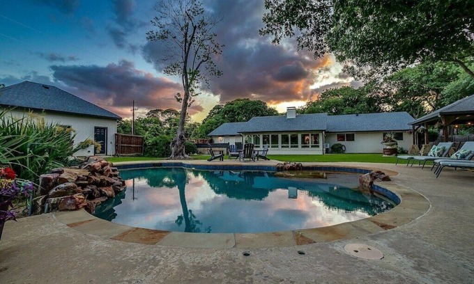Keller House | Pool, Hot Tub, Veranda, 1 Acre w/mature Tree’s