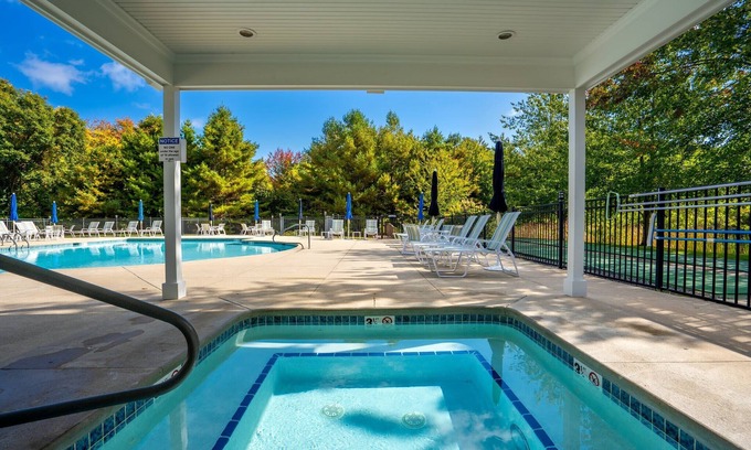 Moody House | Pool | Hottub | Pickleball | Sauna | Game's & More