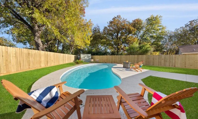 Temple House | Pool House close to Temple Baylor Scott & White