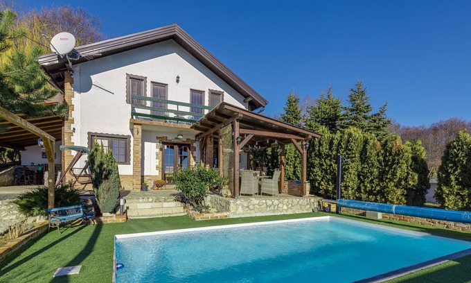 Novi Marof House | Pool House Milk And Honey, Novi Marof, Croatia