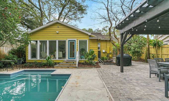 Riverside Heights House | Pool House Oasis – Home for 6