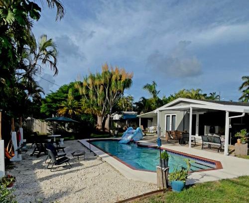 Cutler Bay House | Pool House Resort heated swimming pool family getaway