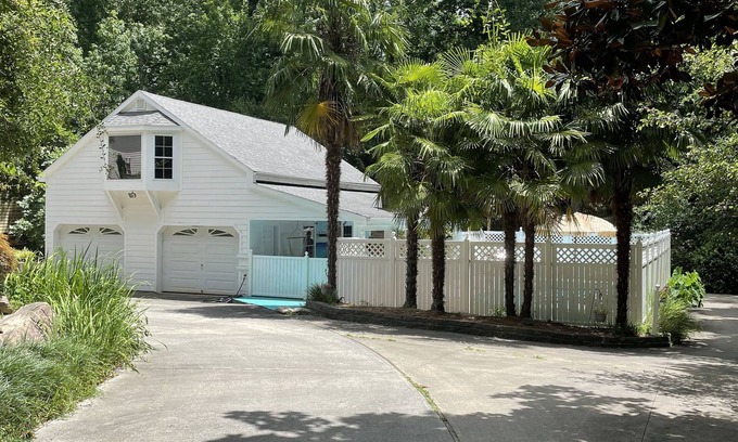 Raleigh House | Pool House; Studio, 20 mins to DT Raleigh
