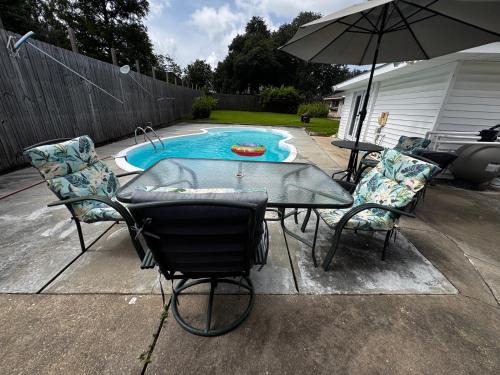 Broussard House | Pool House