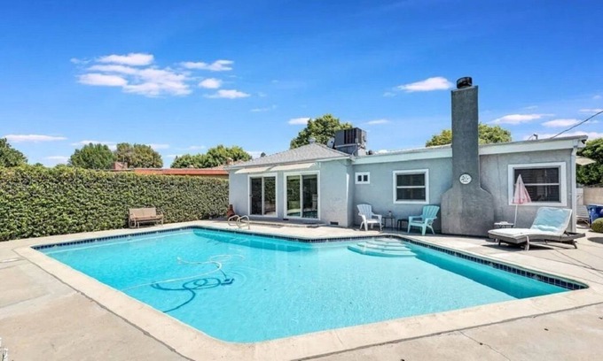 Reseda House | Pool House