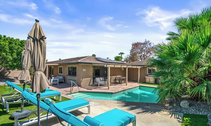 Desert Park Estates House | Pool Mountain Views Luxe Convenience