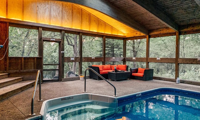 Woodbury House | ★Pool★Sauna ★7Beds 5Acres★Firepit