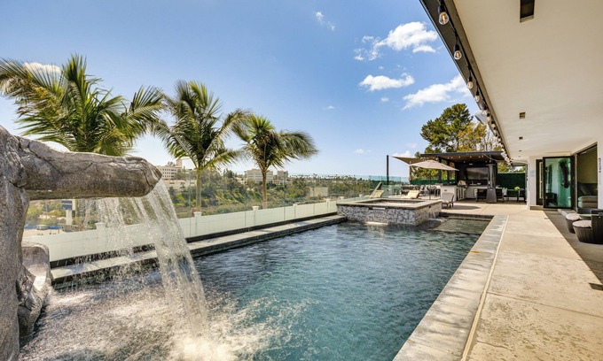 Del Cerro House | Pool, Spa & City Views: Luxe Home in San Diego!