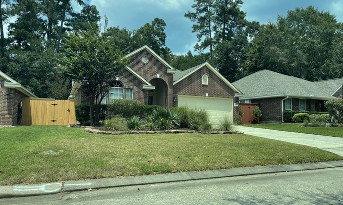 Alden Bridge House | Pool & spa in The Woodlands. Available now!
