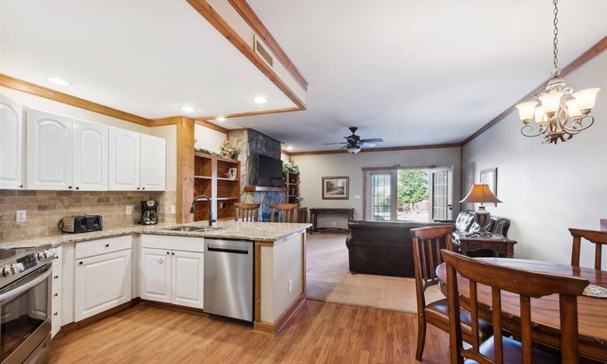 White Oak Lodge Condo | Pool, Tennis & Basketball Court - White Oak 15