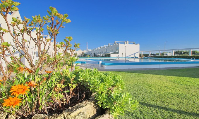 Barra House | Pool & Tennis Beach House