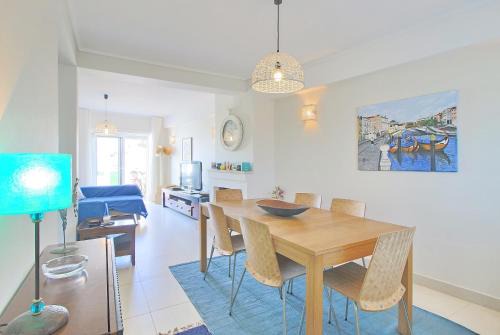 Barra House | Pool & Tennis Beach House