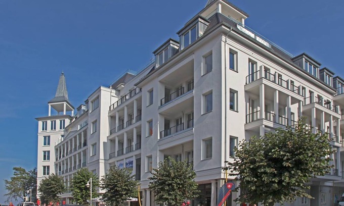 Sellin Apartment | Pool und Sauna mit Meerblick, Direkt an der Seebrücke - First Sellin Fewo 3.8