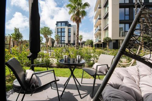 Saints Constantine and Helena Apartment | Pool view Apartment Azur Deluxe Resort & Spa