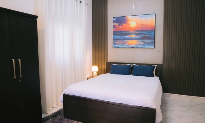 Katana Villa | Pool View With Queen Size Bed Room+ A/C