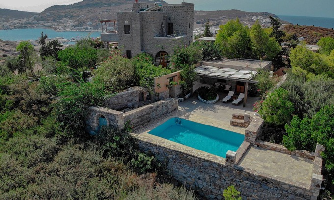 Skala Villa | Pool Villa for 10 people next to the beach and the city center