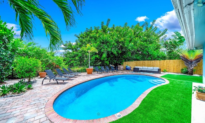 Lake Ridge House | Pool & Waterfront! 5 Bedrooms + Close To Beach!