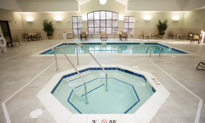 North Wales Condo | Pool & Whirlpool Access