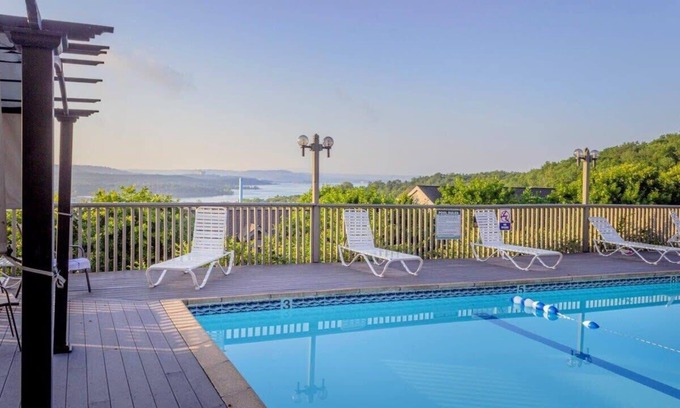 Indian Point Apartment | Pool | Wi-Fi | Lake View | Close to Silver Dollar City (1309)