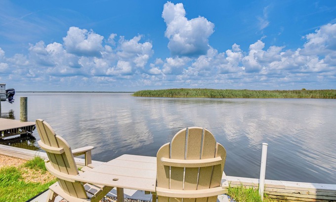 Sandbridge Cottage | Pools, Boat Ramp & More: Cottage in Virginia Beach